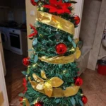 Customizable 6 ft Christmas Tree - Safety Certified & Foldable photo review