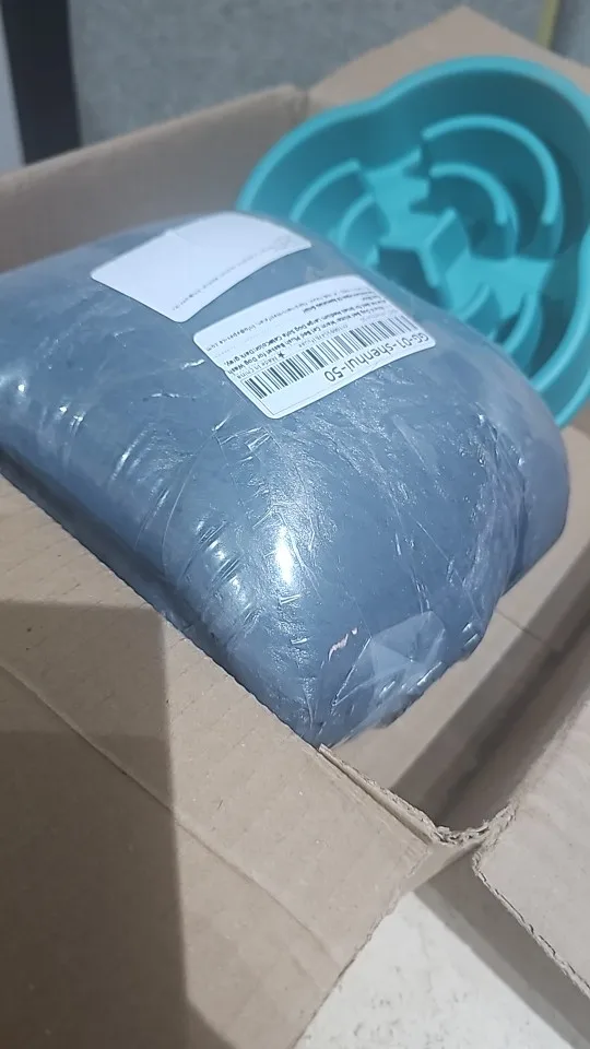 Cozy Round Plush Dog & Cat Bed for Ultimate Warmth & Style photo review