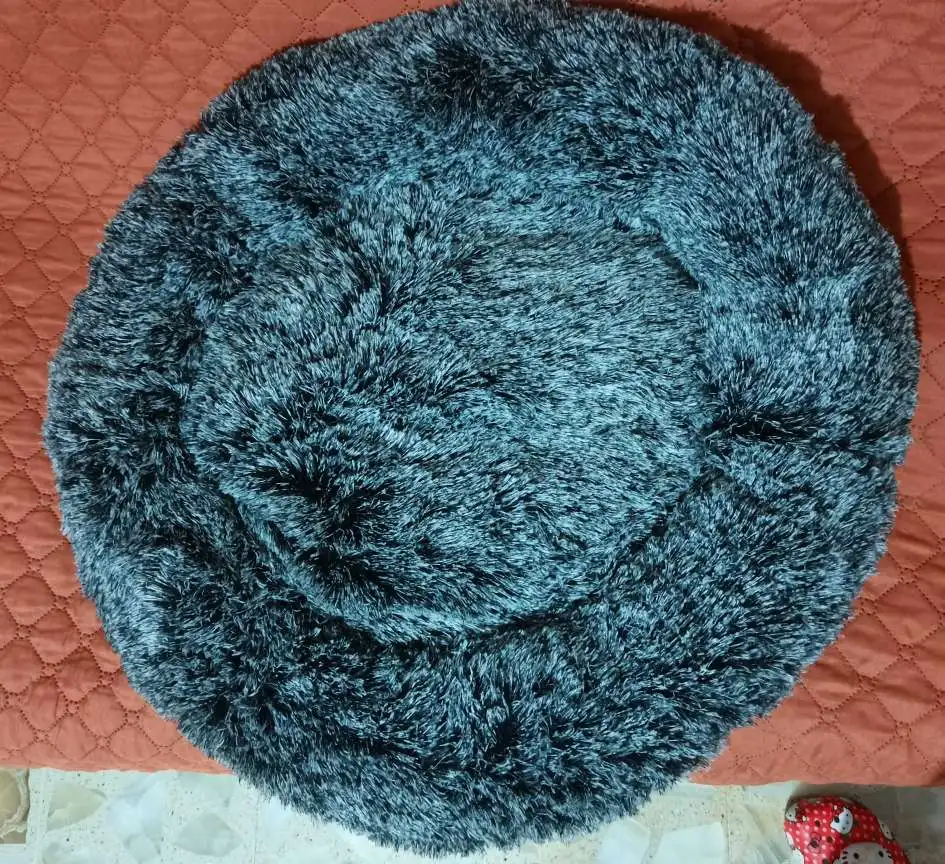 Cozy Round Plush Dog & Cat Bed for Ultimate Warmth & Style photo review