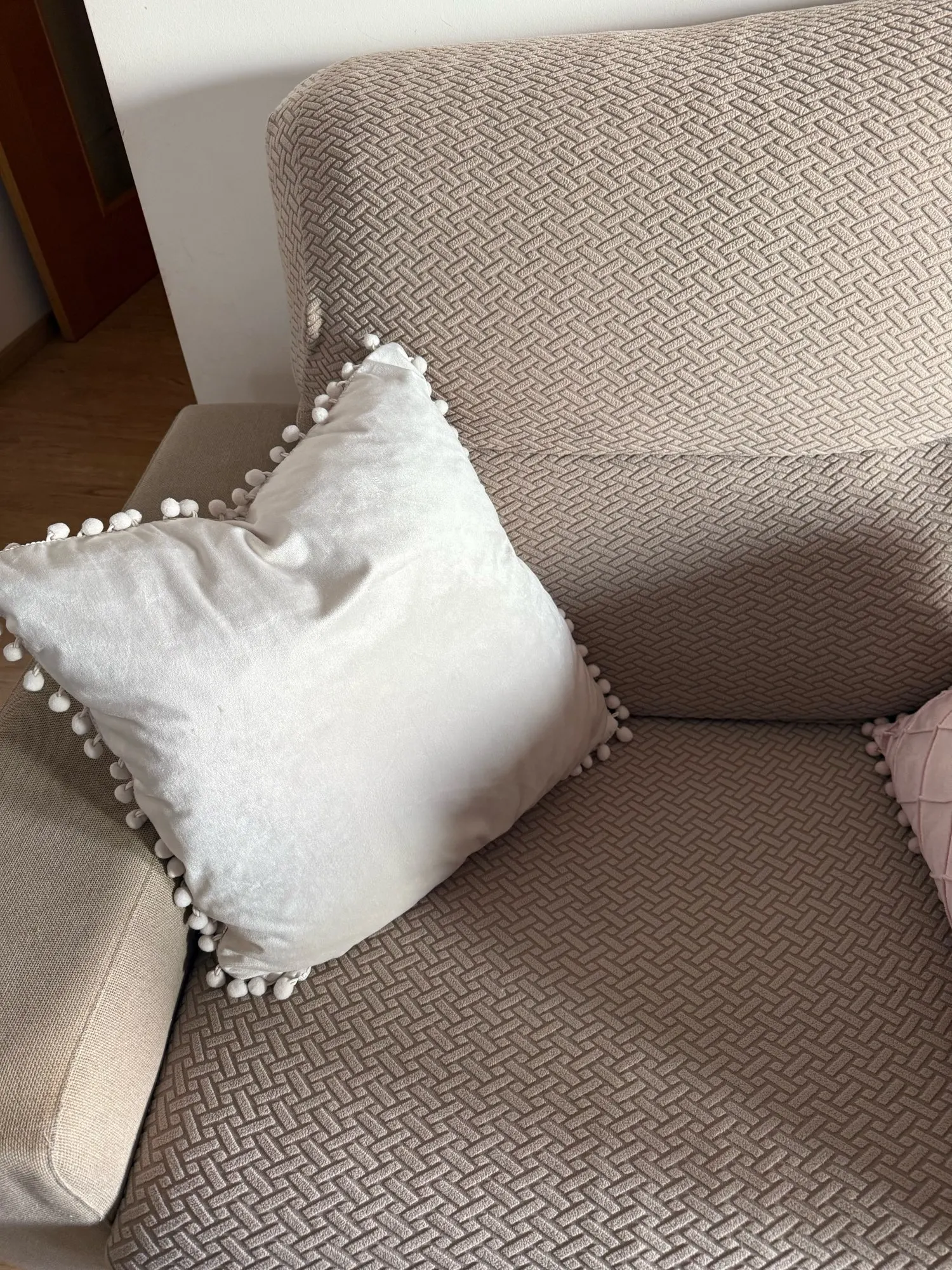 Luxurious Velvet Cushion Covers for Stylish Home Decor photo review