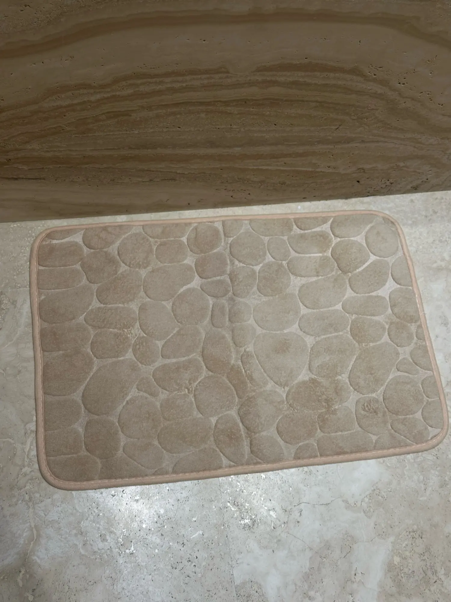 Luxurious Microfiber Pebble Mat for Stylish Home Comfort photo review
