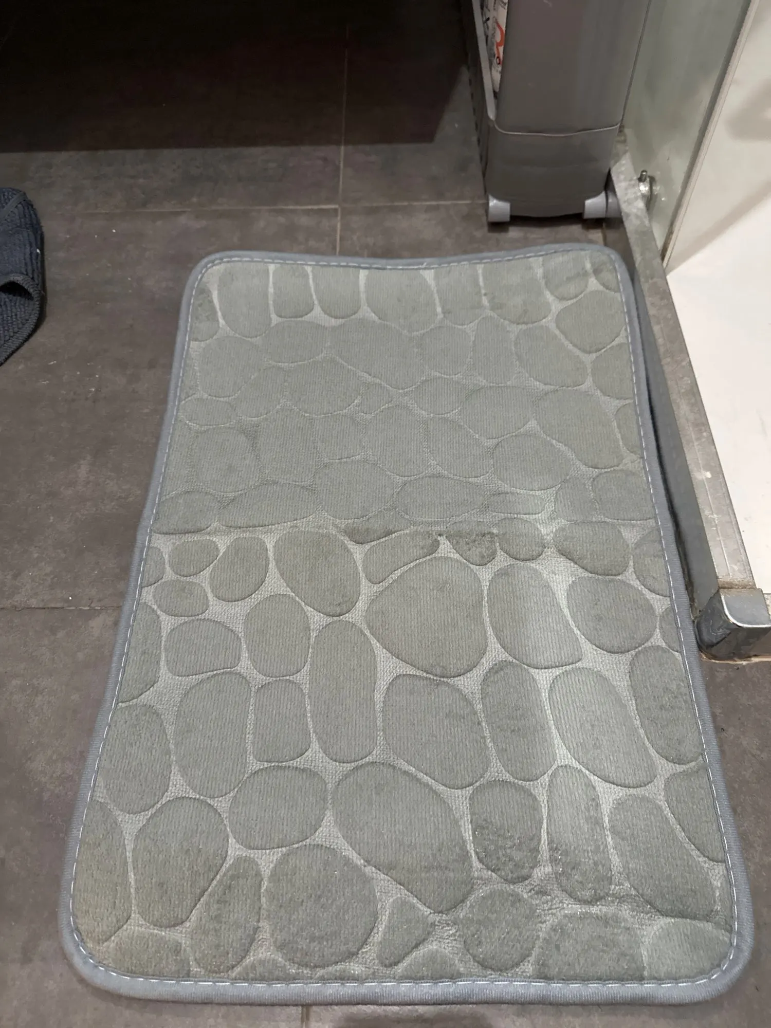 Luxurious Microfiber Pebble Mat for Stylish Home Comfort photo review