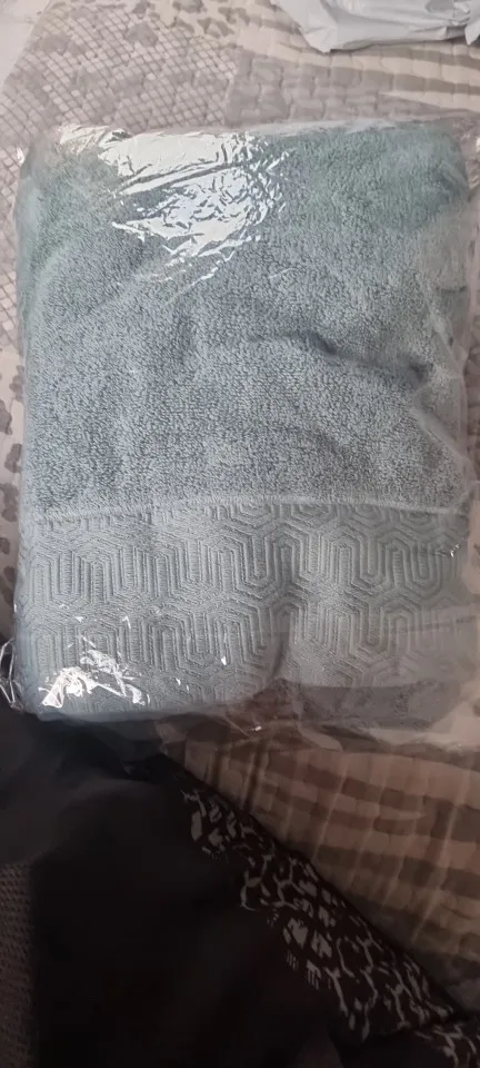 Luxurious 100% Cotton Bath Towel Set - Soft & Quick-Dry photo review