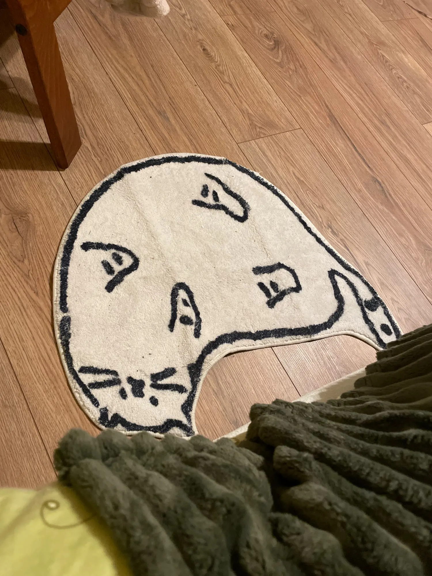 Luxurious Soft Animal Mat: Washable, Anti-Slip Home Decor photo review