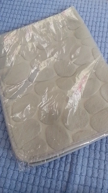 Luxurious Microfiber Pebble Mat for Stylish Home Comfort photo review