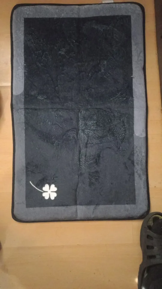 Cozy Non-Slip Flannel Bath Mat – Soft, Absorbent Elegance photo review