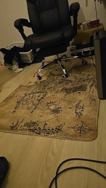 L-Lords Game Rings Retro Rug: Non-Slip Charm for Any Room! photo review