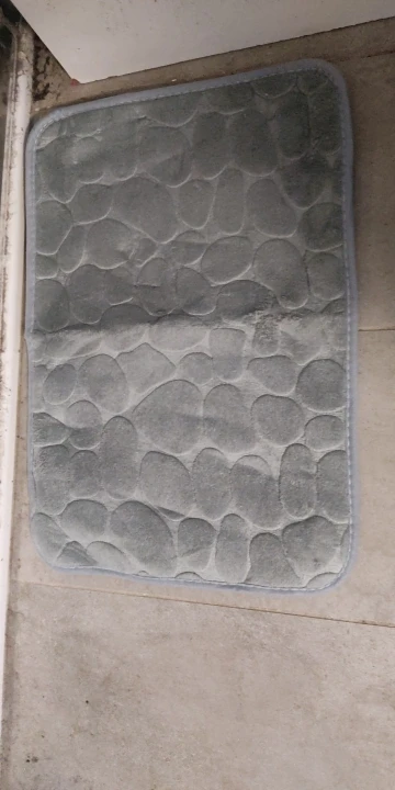 Luxurious Microfiber Pebble Mat for Stylish Home Comfort photo review