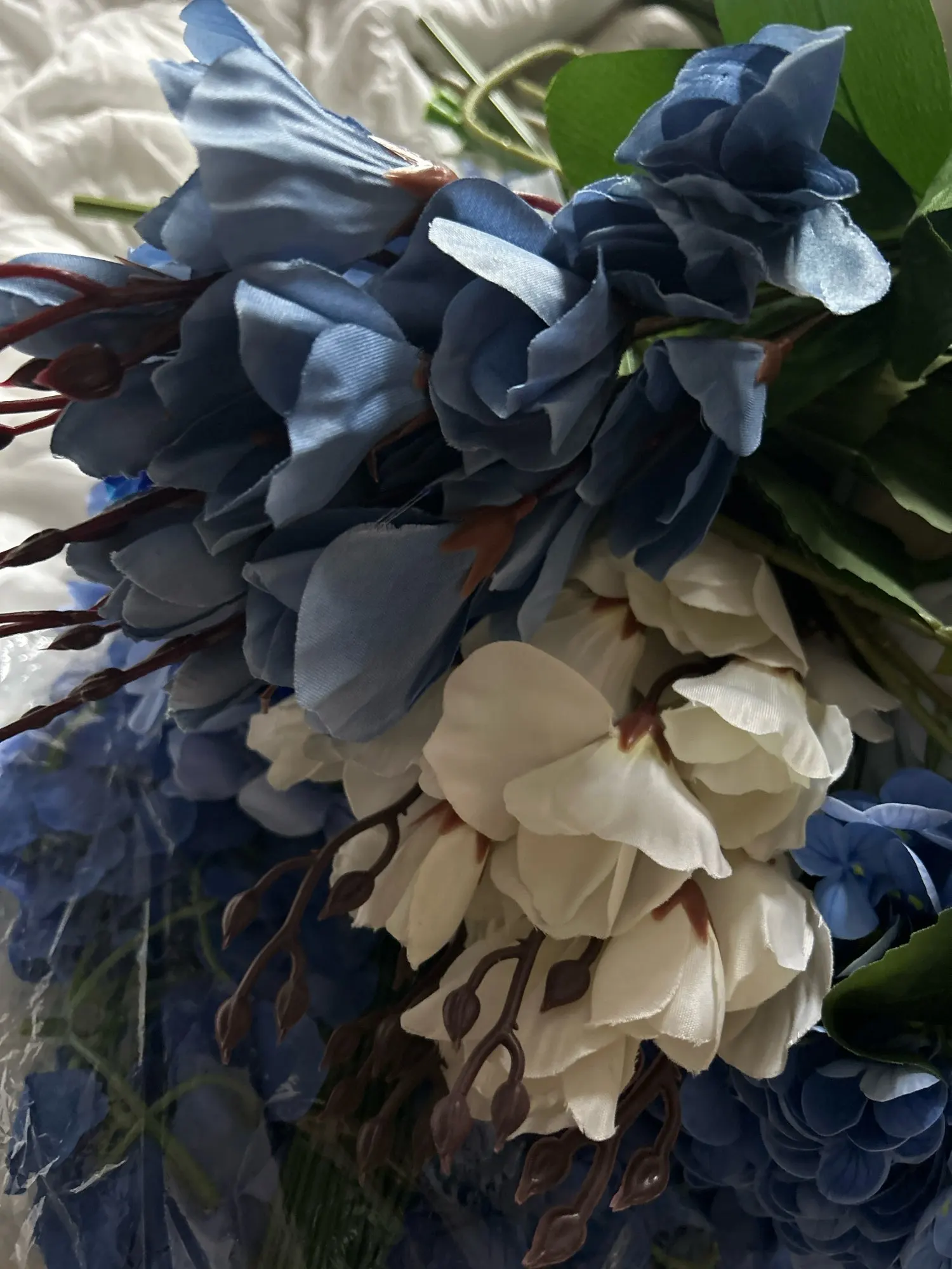 Vibrant 20-Head Artificial Magnolia Bouquet for Timeless Elegance photo review