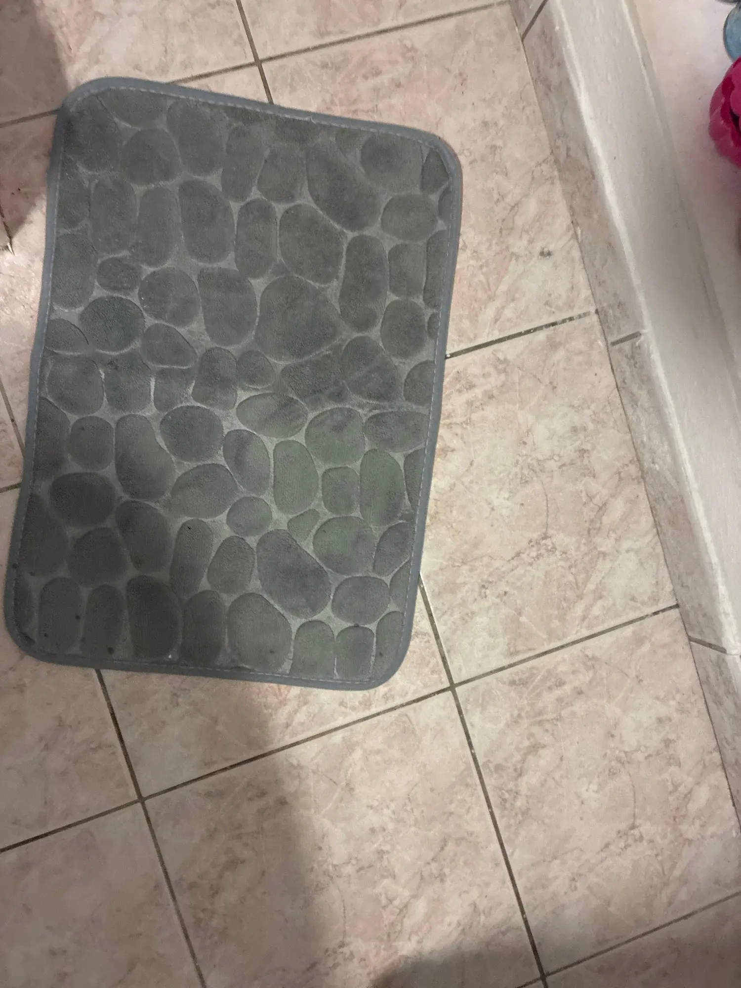Luxurious Microfiber Pebble Mat for Stylish Home Comfort photo review