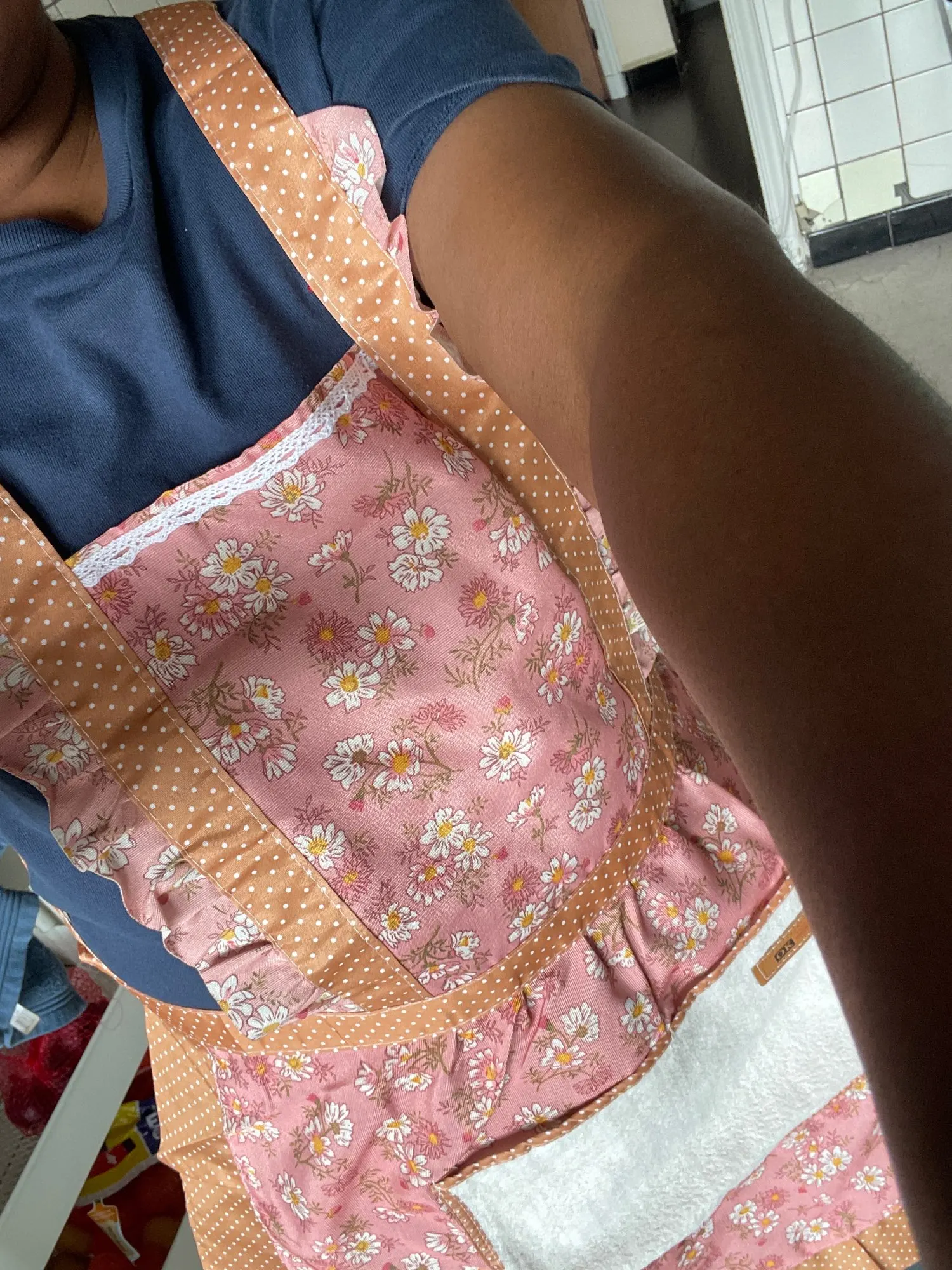 Charming Floral Canvas Apron - Stain Resistant & Stylish photo review