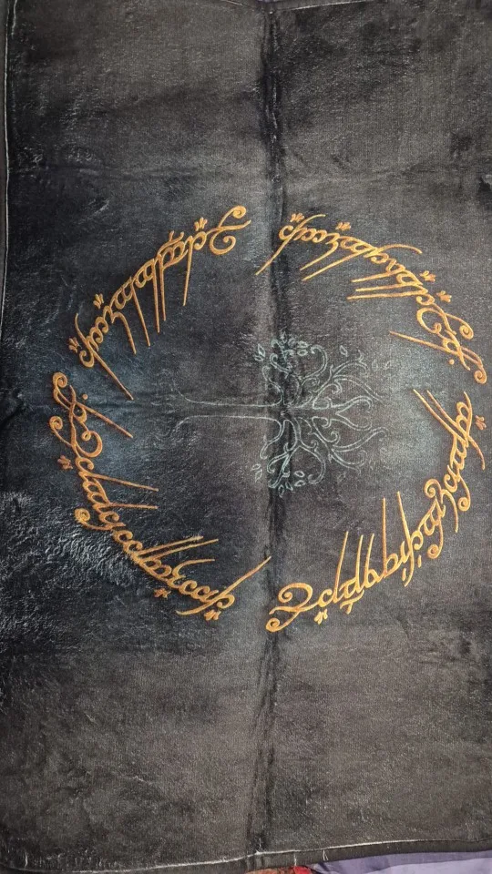 L-Lords Game Rings Retro Rug: Non-Slip Charm for Any Room! photo review