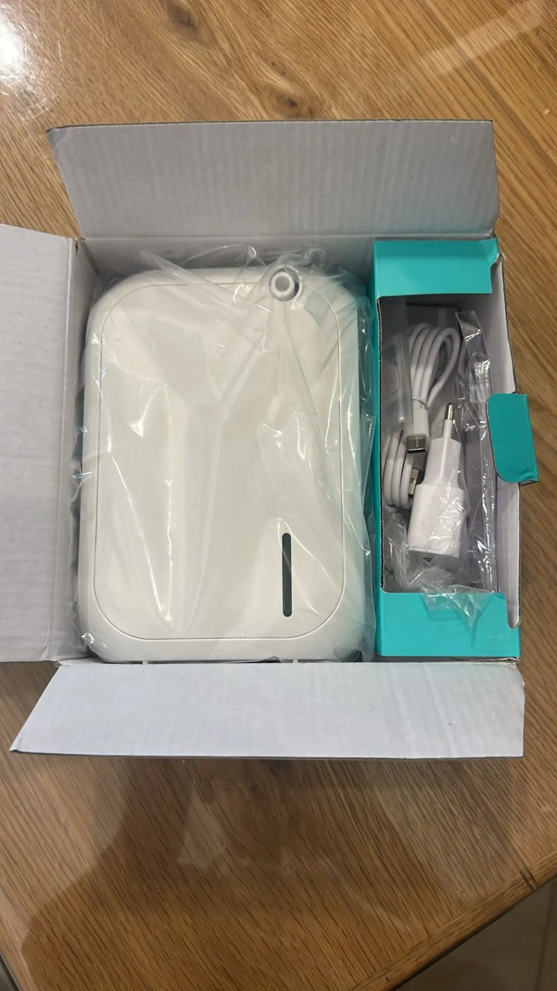 Smart Bluetooth Aroma Diffuser for Elegant Home Fragrance photo review