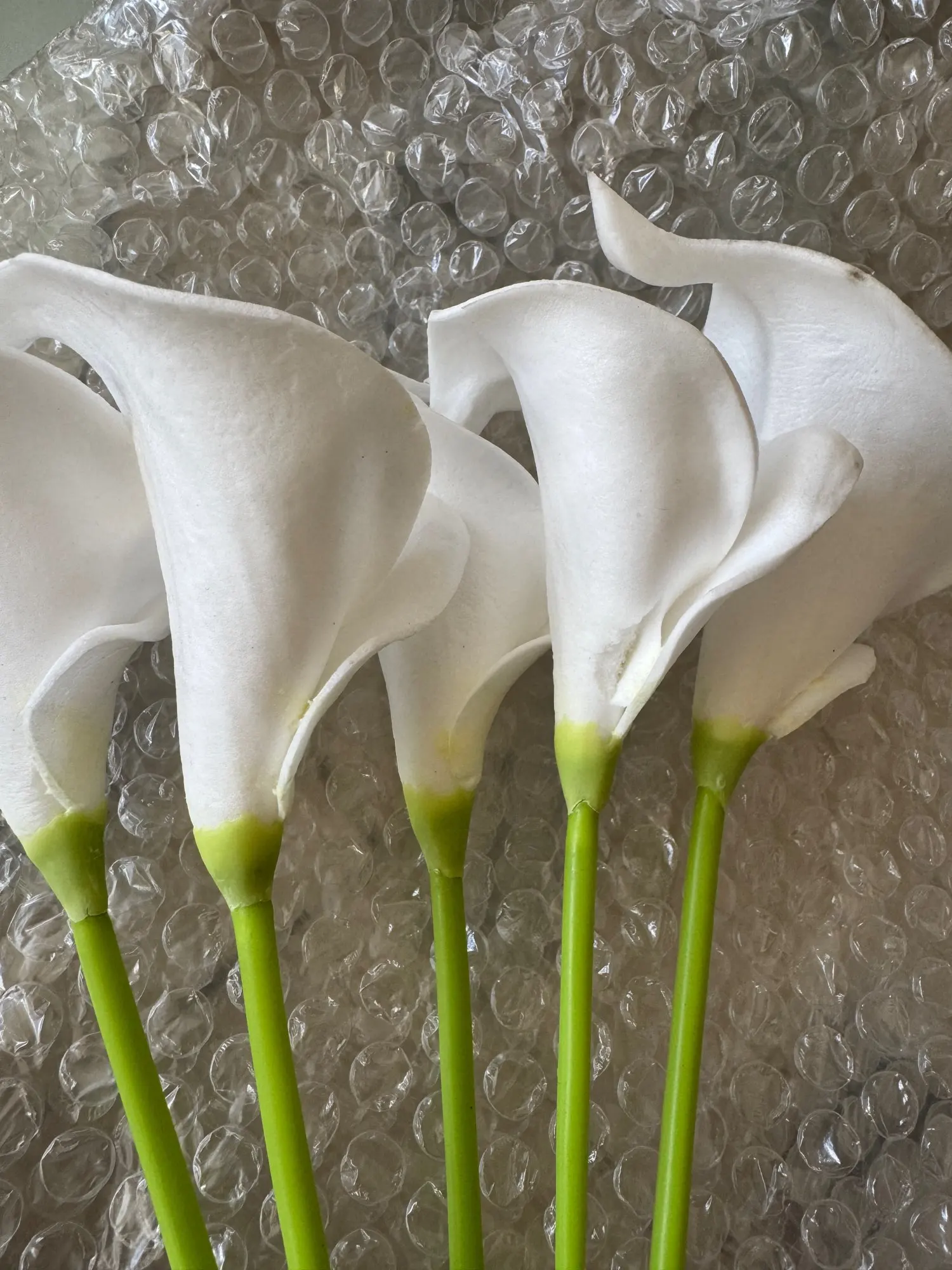 Lifelike Calla Lily Faux Flowers Set - Elegant Decor Choice photo review