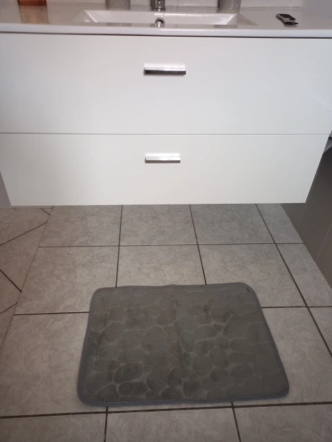 Luxurious Microfiber Pebble Mat for Stylish Home Comfort photo review