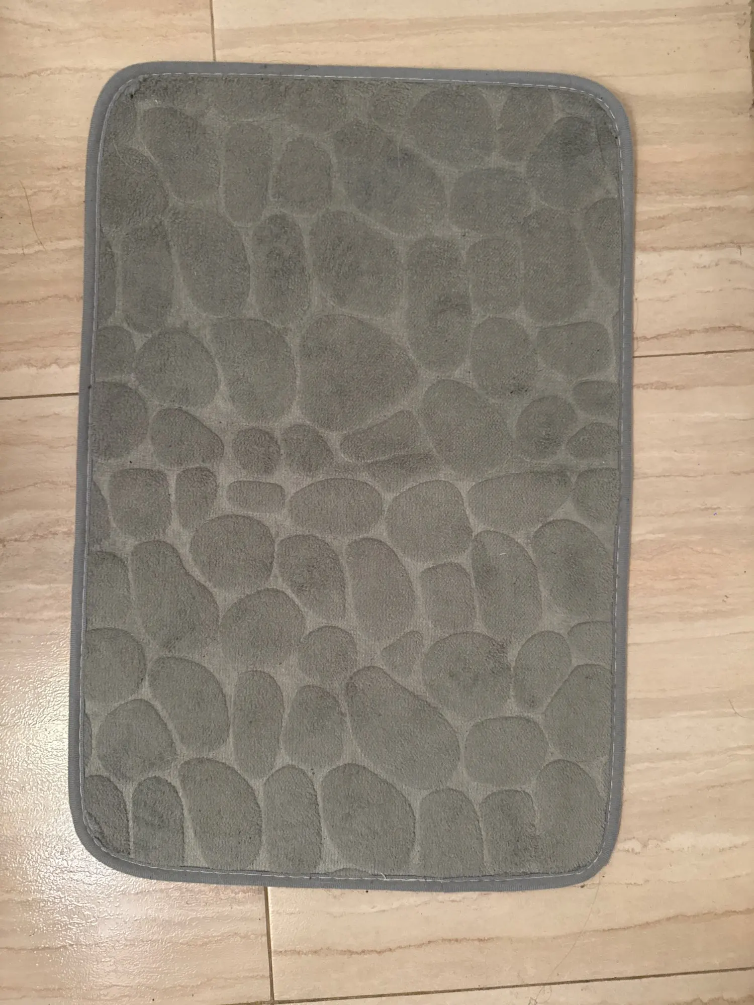 Luxurious Microfiber Pebble Mat for Stylish Home Comfort photo review