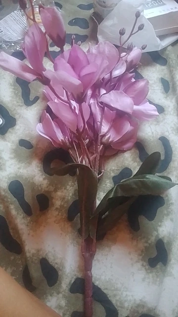 Elegant Magnolia Silk Flower Set - 5 Forks, 20 Heads for Home Decor photo review