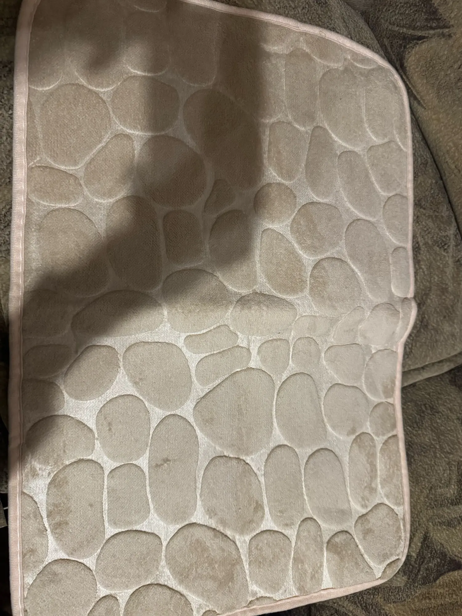 Luxurious Microfiber Pebble Mat for Stylish Home Comfort photo review