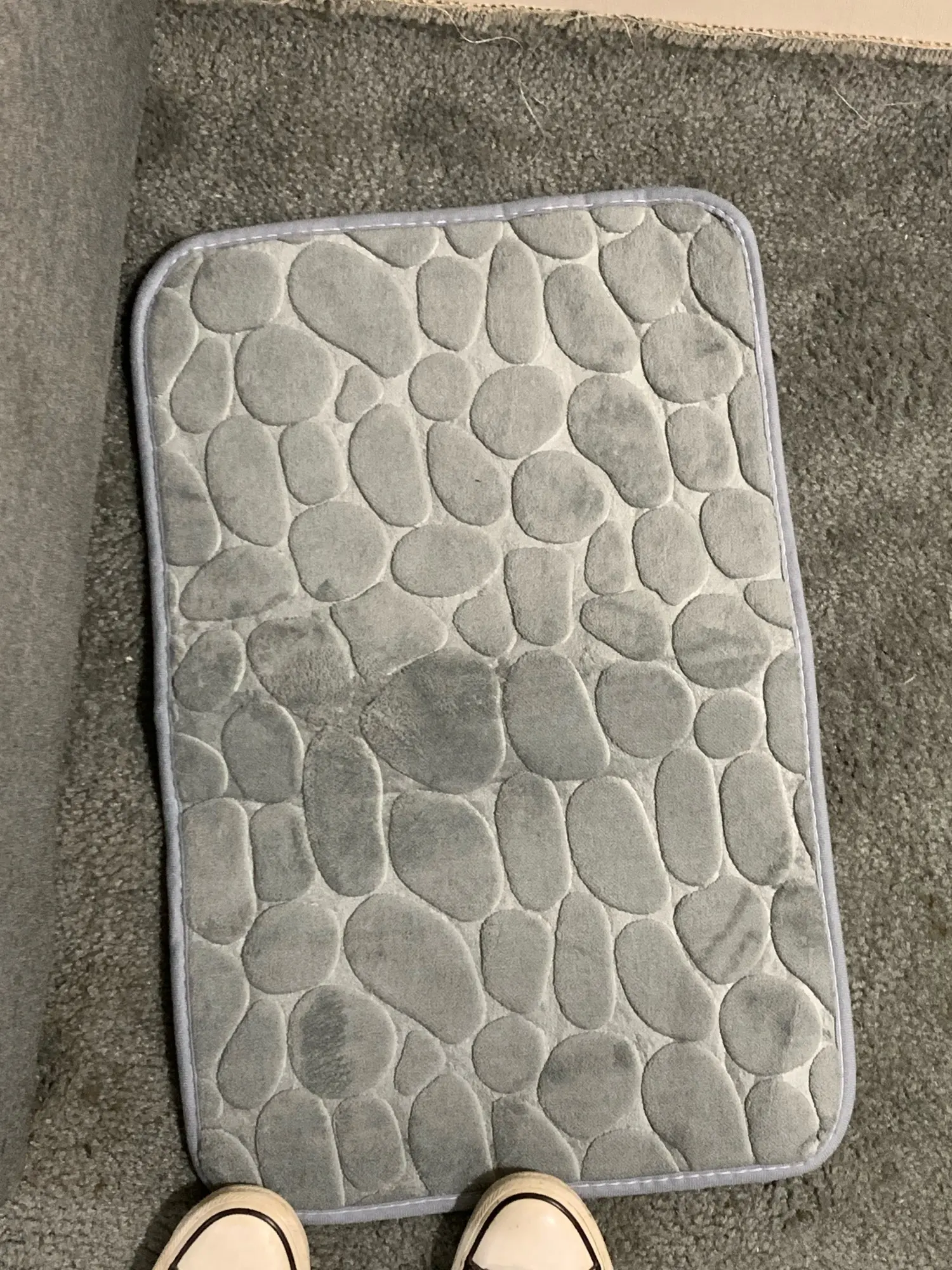 Luxurious Microfiber Pebble Mat for Stylish Home Comfort photo review