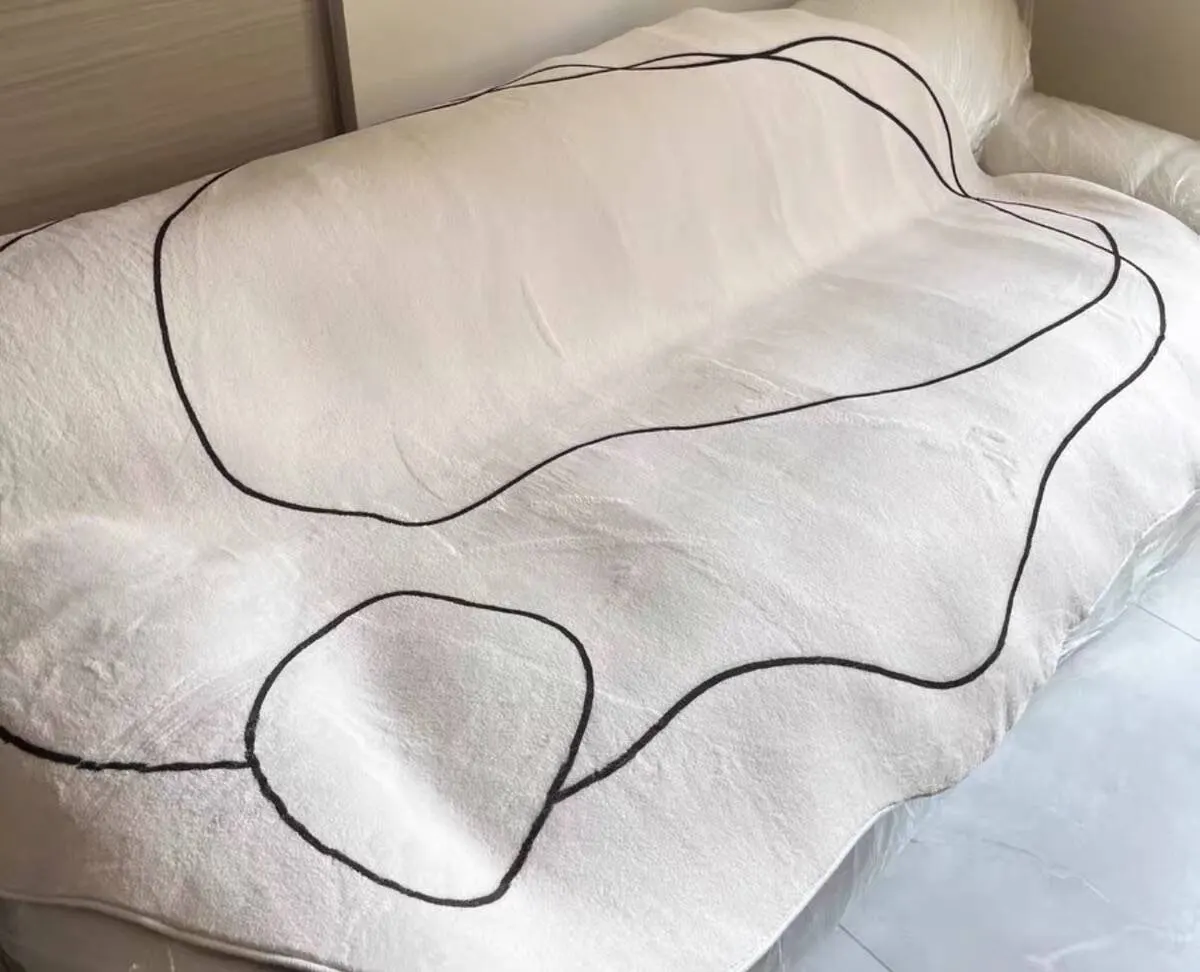 Tailored Modern Oval Rug: Crystal Velvet, Striped, Washable Comfort photo review