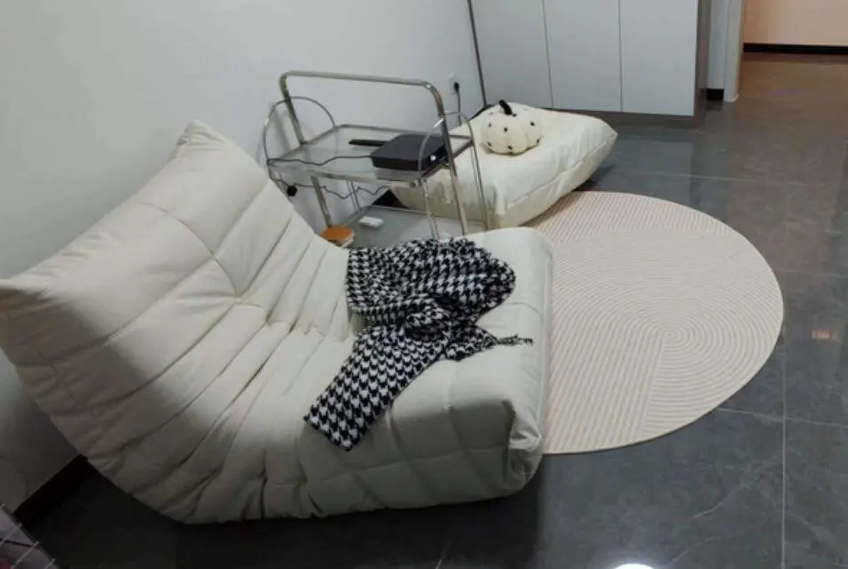 Indulge in Plush Comfort! Modern Round Striped Living Room Rug photo review