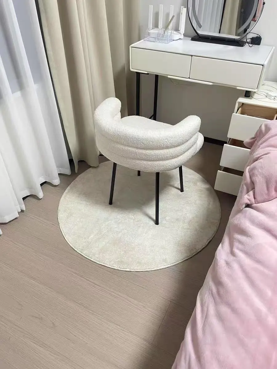 Cream Geometric Round Rug: Soft, Non-Slip, Easy Wash! photo review