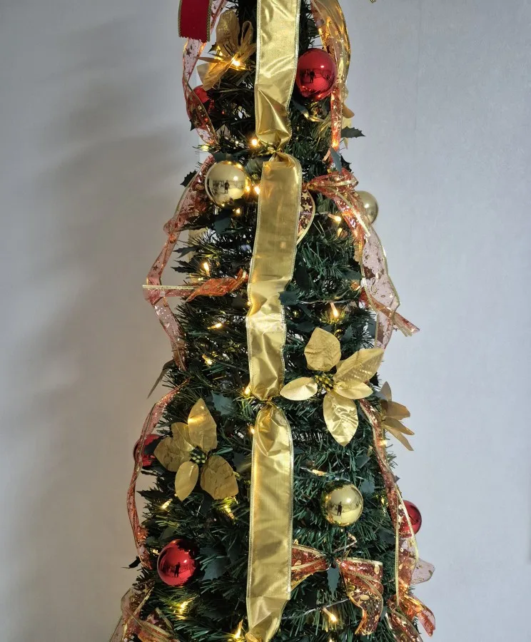 Customizable 6 ft Christmas Tree - Safety Certified & Foldable photo review