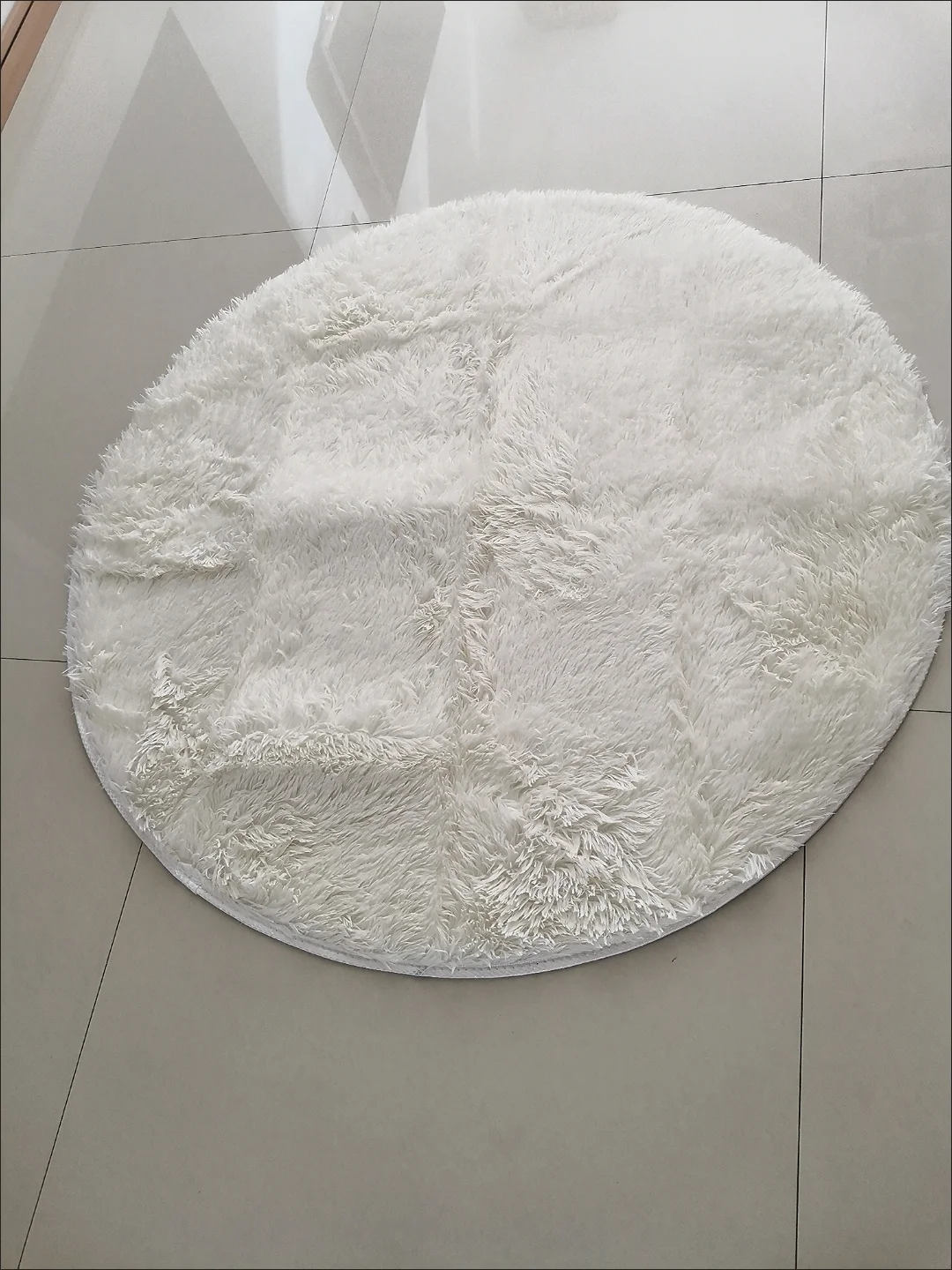Chemical-Free Round Plush Rug: Easy Wash Nordic Style! photo review