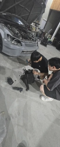 Custom Modern Striped Rug: Plush, Washable, & Chic Home Style! photo review