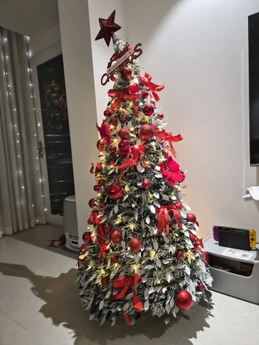Flocking Folding Christmas Tree - Realistic Winter Decor photo review
