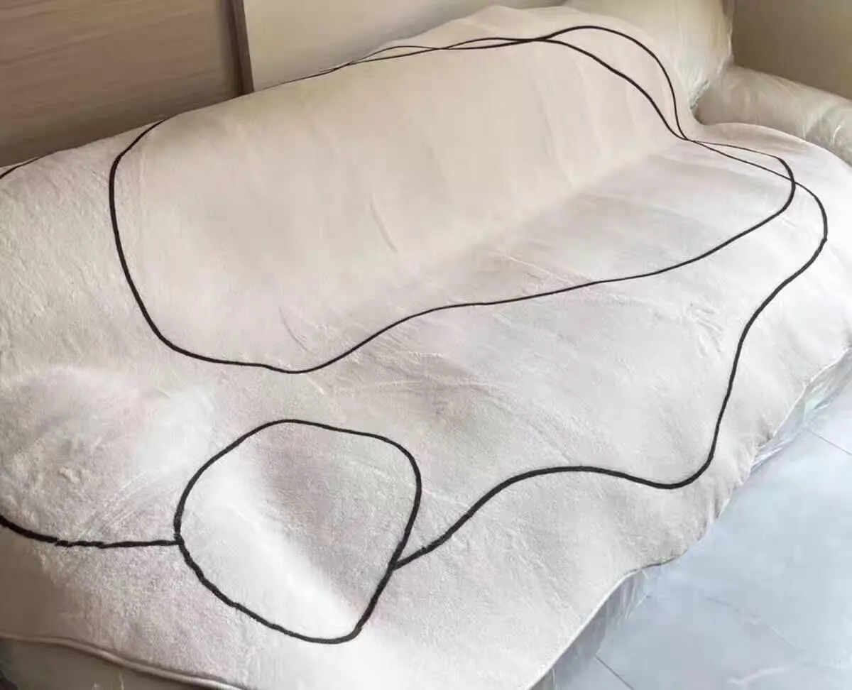 Tailored Modern Oval Rug: Crystal Velvet, Striped, Washable Comfort photo review