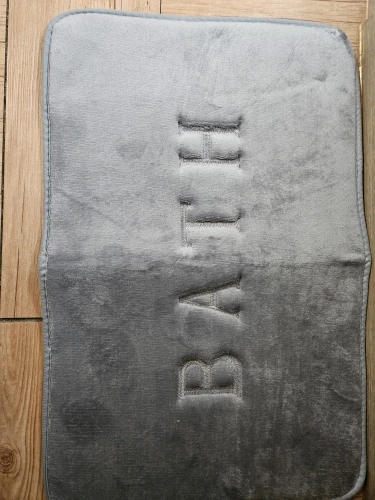 Transform Your Bathroom with Plush Non-Slip Mat - Safe & Stylish photo review