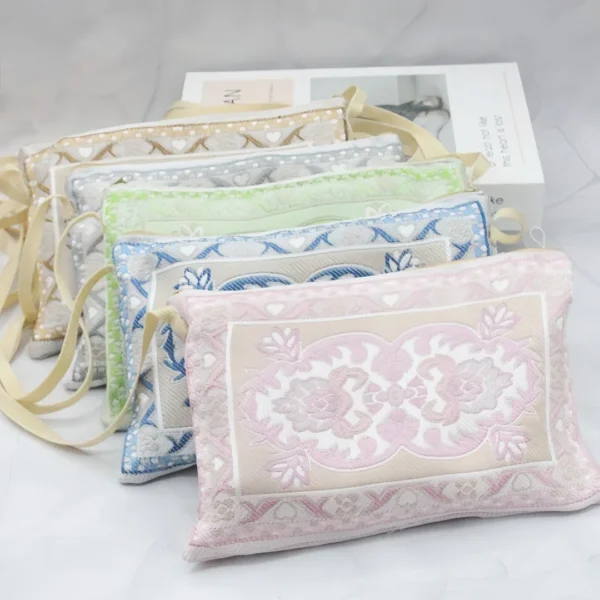 Elegant Floral Muslim Prayer Mat - Comfortable & Anti-Slip