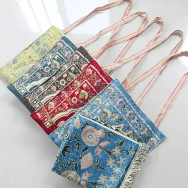 2pcs set Muslims Prayer Rugs With Bag Polyester Portable Blanket Islamic Mat with Tassels Travel Blanket Prayer Mat