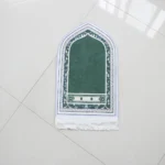 Elegant Muslim Prayer Mat – Anti-Slip, Easy-Clean Design - Image 4